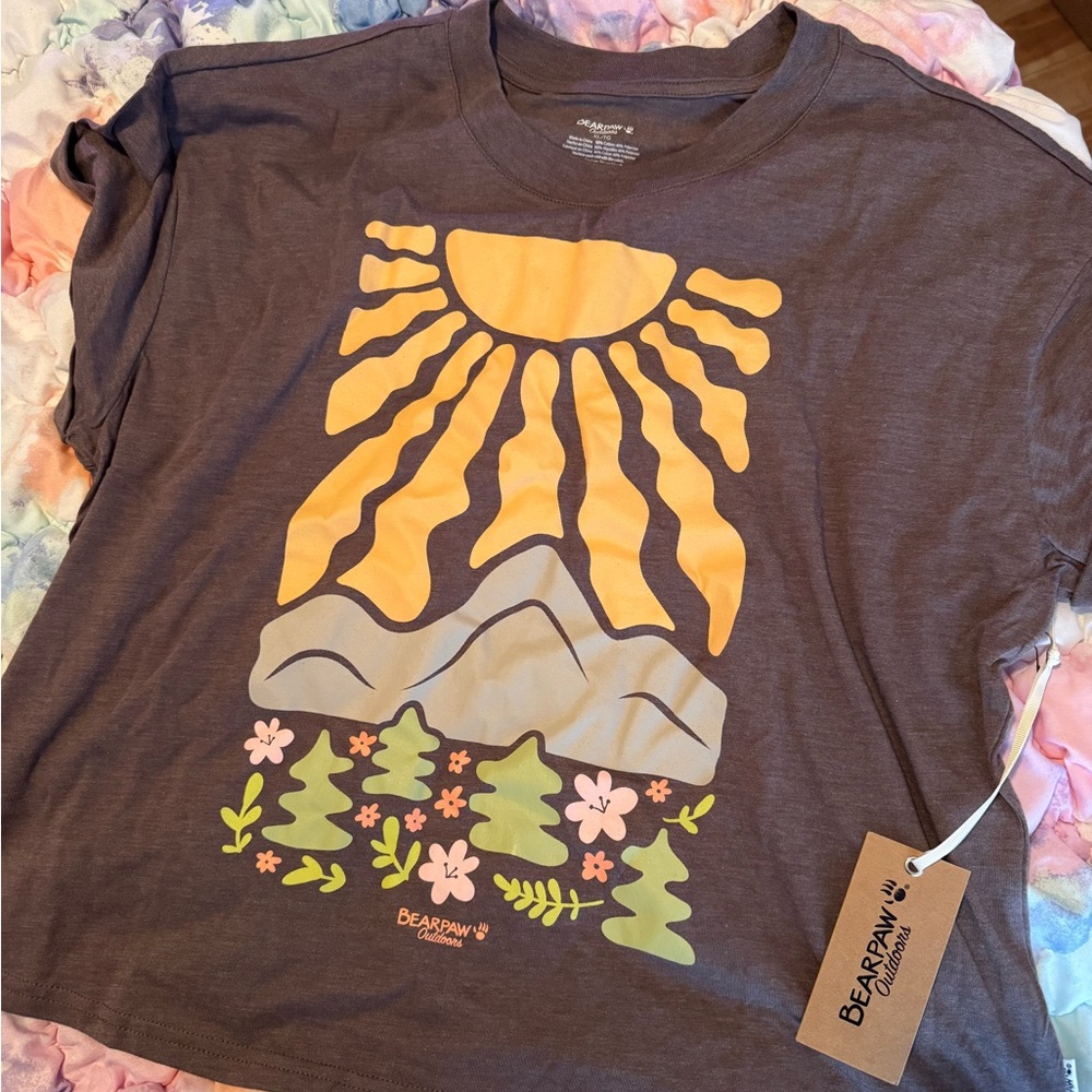 NWT BearPaw Brown Short Sleeve crop Tee Yellow Sun mountain tree Floral Graphic
